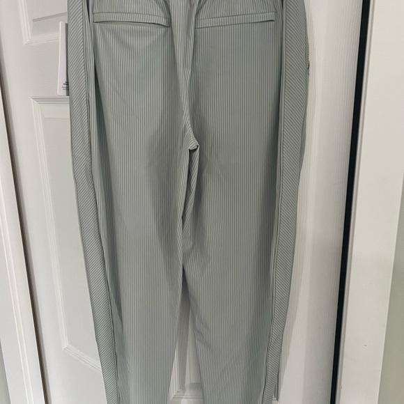 Size 6 athleta joggers - Picture 2 of 4
